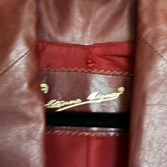 Vintage Burgundy Leather Blazer - Picture 3 of 7